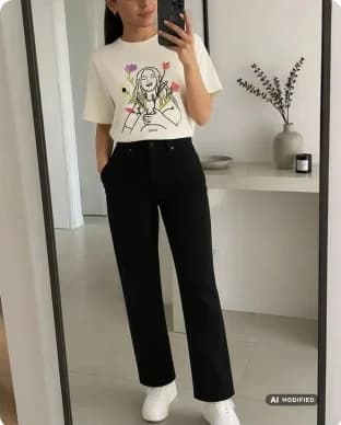 High-Rise Jeans, fotografiert mit T-Shirt: Genlook result