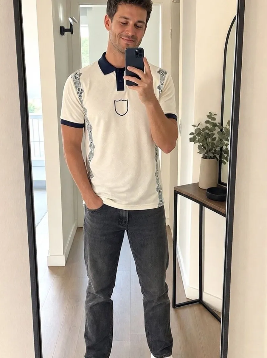 Retro away shirt